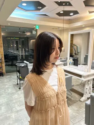 ミディアム 福田 栞里のヘアスタイル