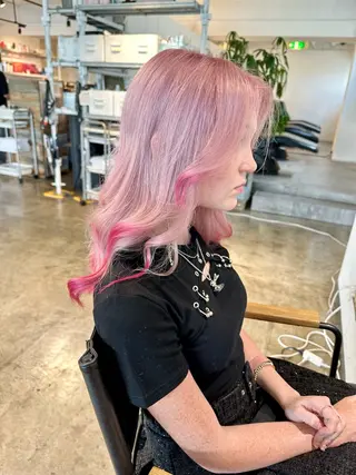 セミロング カラー ✨艶ブリーチカラー ✨四ノ宮裕己のヘアスタイル