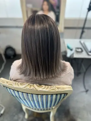 ミディアム カラー Mariana雛/ ブリーチ/ハイライトのヘアスタイル