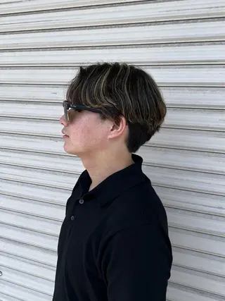 カラー メンズ ハイトーン×デザイン カラー特化/値賀大樹のヘアスタイル