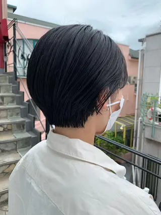 ショート カラー 平 ちひろのヘアスタイル