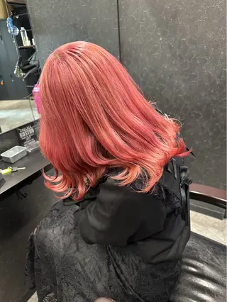 カラー 西村 桃花のヘアスタイル