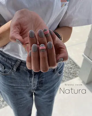 ネイル マツエク・マツパ アイブロウ beautyroom Naturaのネイルデザイン