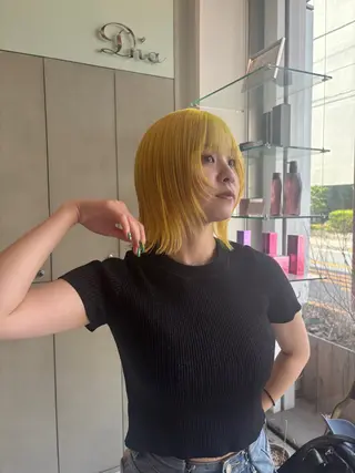 ミディアム カラー ️🩵RINKA/ ハイトーンカラー🩵のヘアスタイル