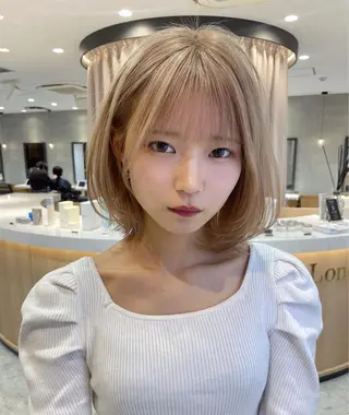 ミディアム カラー 💛美髪ハイトーン LEON🩶のヘアスタイル