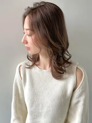 セミロング 箭内葉月🌿 フェザーパーマ🌿のヘアスタイル