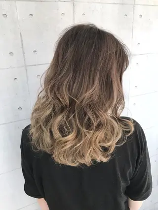 セミロング カラー 高木 麻知子のヘアスタイル