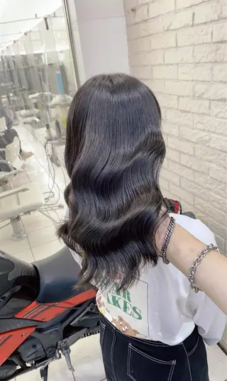 セミロング カラー エリアマネージャー 復活の大澤竜馬のヘアスタイル