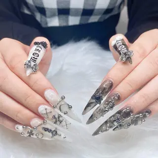 ネイル Vesper所属・ayaka ギャルネイル🎀のネイルデザイン