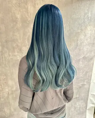 セミロング カラー ✨艶ブリーチカラー ✨四ノ宮裕己のヘアスタイル