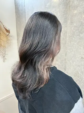ロング カラー 柴田 すず花のヘアスタイル