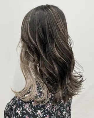 セミロング 楽にキマる ⚔️夢生志(ゆうし)のヘアスタイル