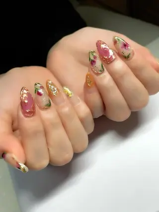 ネイル 木槿所属・吉冨 光恵のネイルデザイン