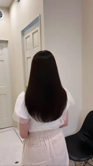 ロング りく レイヤーカット ケアブリーチのヘアスタイル