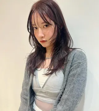 セミロング 小田　凌菜 ／レイヤーカットのヘアスタイル