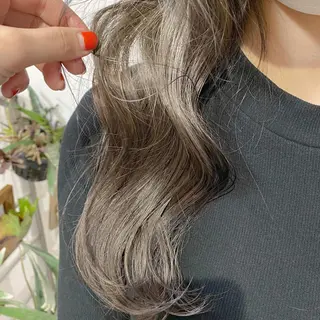 セミロング カラー 中屋恵美🎨 Designカラーのヘアスタイル