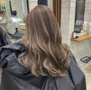 セミロング カラー ハイライト、レイヤー カット/西梅田/中西のヘアスタイル