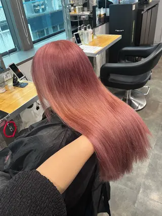 ロング カラー ハイトーンカラー 🦄レイヤーカットのヘアスタイル