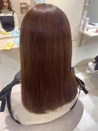 セミロング CreBiA ten_【クレビアテン】所属・crebia 漢人 美海／レイヤーカットのヘアスタイル