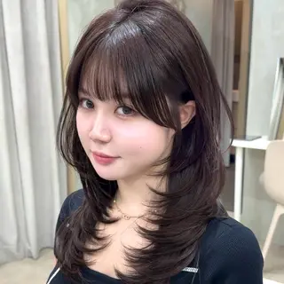 セミロング 𝘚𝘦𝘫𝘶𝘯 レイヤー/水光カラーのヘアスタイル