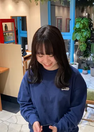 セミロング カラー CYAN.栄店所属・久野 紗愛のヘアスタイル