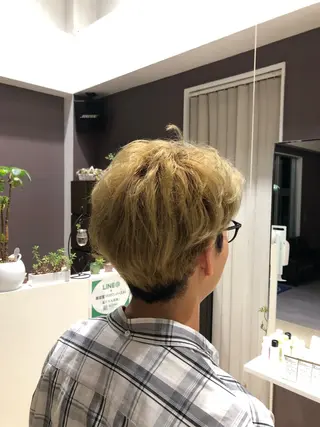 ショート カラー 三浦 航平のヘアスタイル