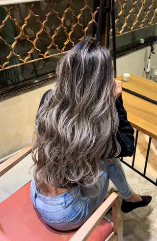 セミロング カラー 海外デザイン🇺🇸 石渡諒太のヘアスタイル