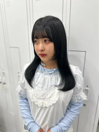 カラー 秋永 鈴のヘアスタイル