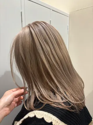 ロング カラー 衣畑 綾香のヘアスタイル