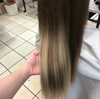 ロング B.Chance所属・大友 琴羽のヘアスタイル