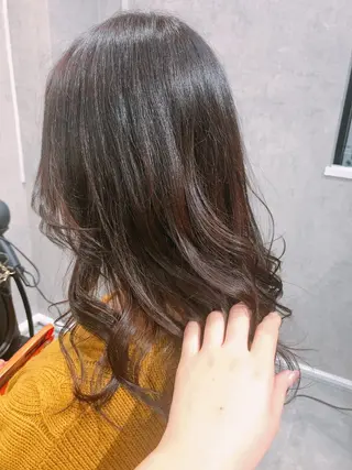 セミロング カラー SAKURA所属・鹿取 三紗子のヘアスタイル