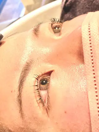 マツエク・マツパ 松澤 勇輝のヘアスタイル