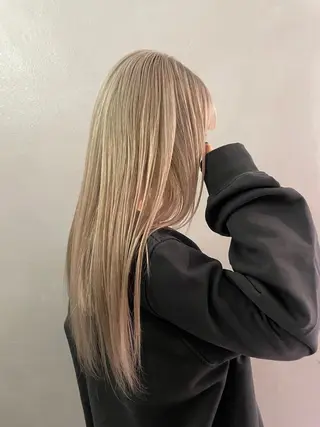 セミロング miyu ハイトーン/レイヤーのヘアスタイル