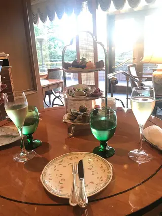 ミディアム カラー パーマ ヘアアレンジ メンズ キッズ ネイル マツエク・マツパ アニメ,Vオタク× 即効痩せエステサロンのエステ・リラクイメージ