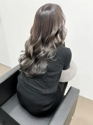 ロング ioe 茶屋町のヘアスタイル