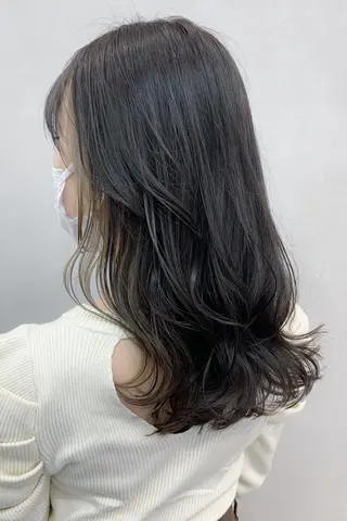 ミディアム emerge池袋東口 NANAのヘアスタイル