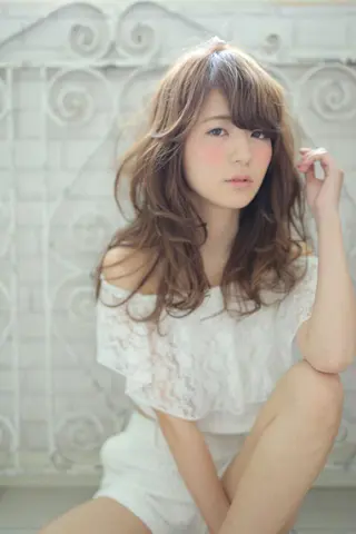 セミロング ✨艶感/透け感✨Sherry所属・艶髪/ハイトーン Sherryのヘアスタイル