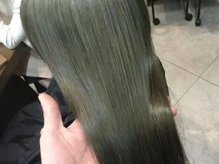 カラー 平 一裕のヘアスタイル