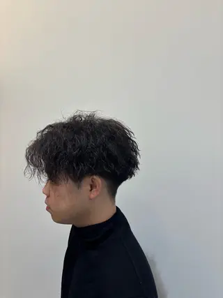 パーマ メンズ 徳田 恭助のヘアスタイル