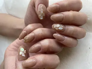 ネイル 【尾下】 ロイヤル•セラピストのネイルデザイン