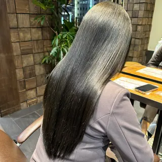 ロング カラー 松木 花鈴のヘアスタイル