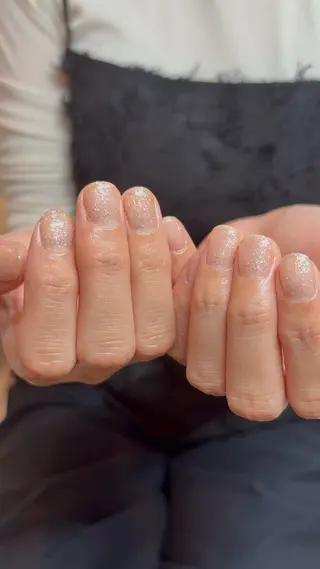 ネイル 人見 菜巴（ネイリスト）のネイルデザイン