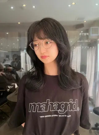 セミロング 韓国🇰🇷レイヤー 映える顔周り🩷のヘアスタイル