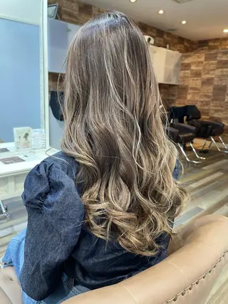 ロング カラー 穐山 翔のヘアスタイル