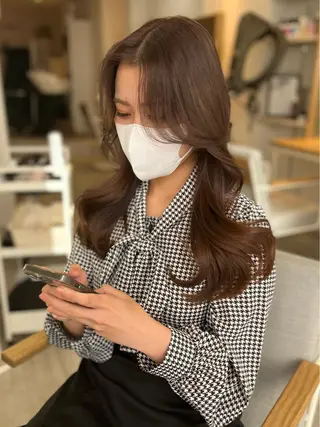 ロング 韓国ヘア レイヤーカットのヘアスタイル