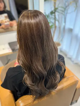 ロング 前田 美桜のヘアスタイル