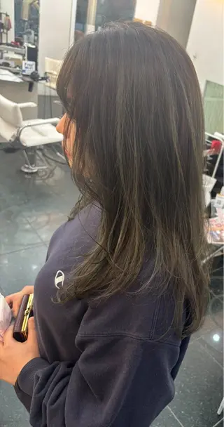 セミロング カラー 透明感ハイトーン 🫧Yukinoのヘアスタイル