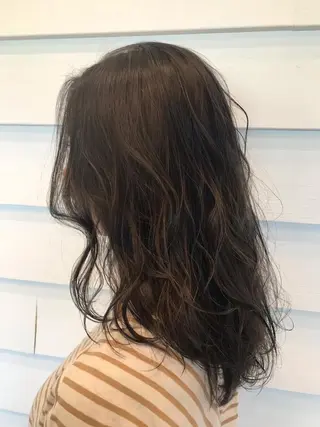 セミロング カラー sand&rose所属・逗子、パーマスタイル ナオイカイラのヘアスタイル