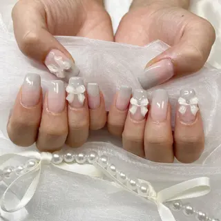 ミディアム fiore nail 🦋のネイルデザイン