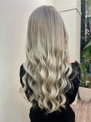 カラー 戸川 紗良のヘアスタイル